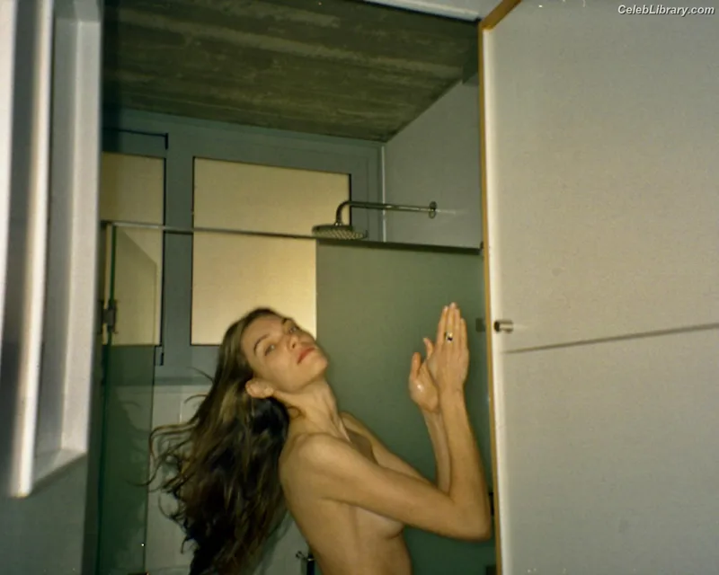 Charlotte Cardin photo 16 of 75