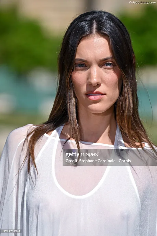 Charlotte Cardin photo 20 of 75