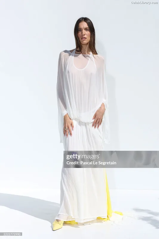 Charlotte Cardin photo 22 of 75