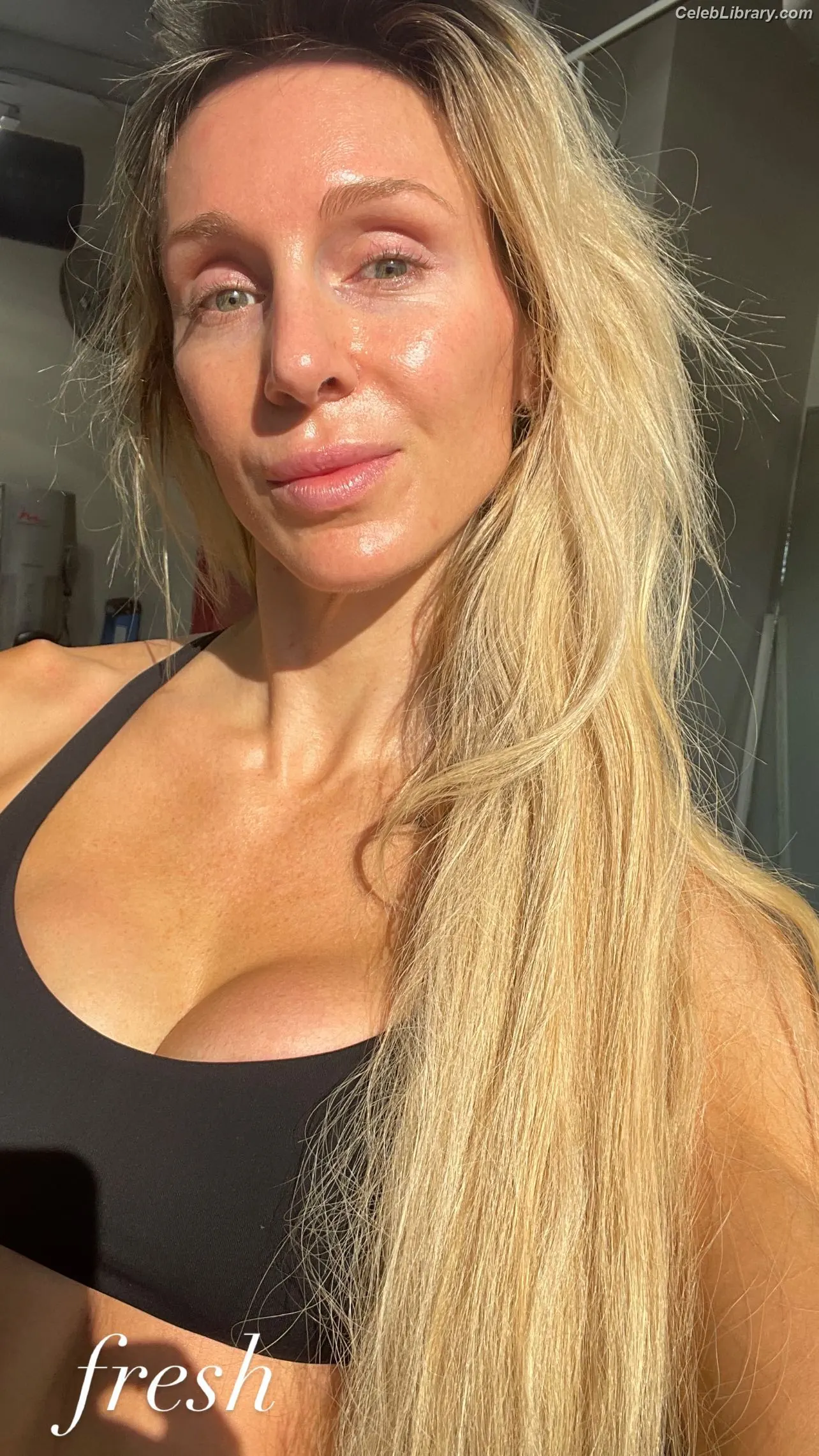 Charlotte Flair photo 4 of 715