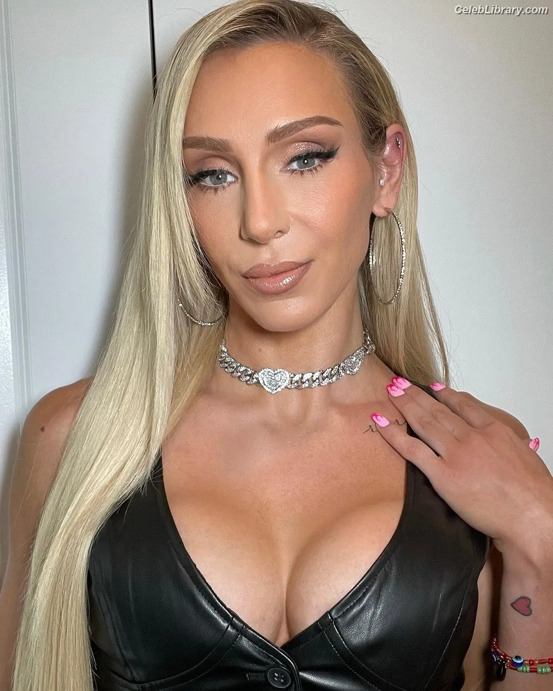 Charlotte Flair photo 3 of 715