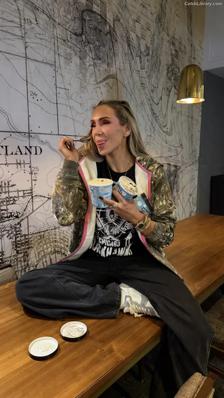 Charlotte Flair photo 3 of 717