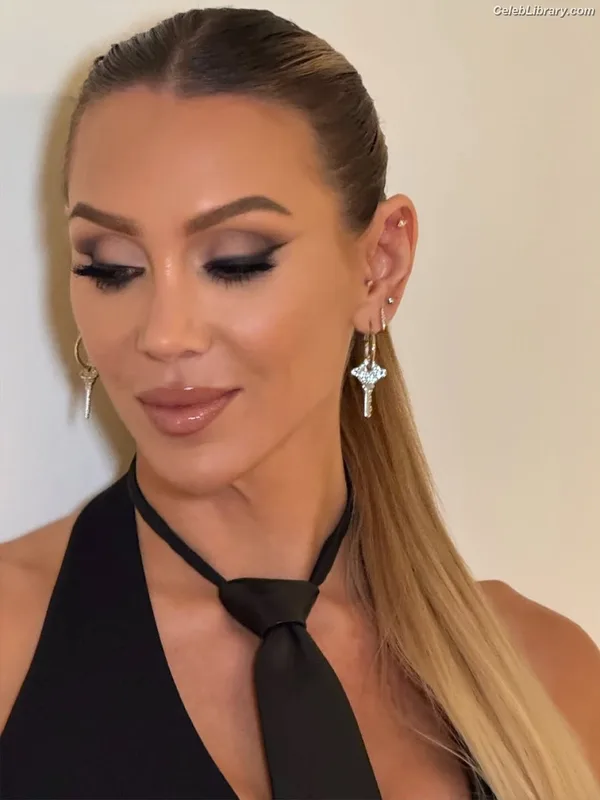 Charlotte Flair photo 18 of 717