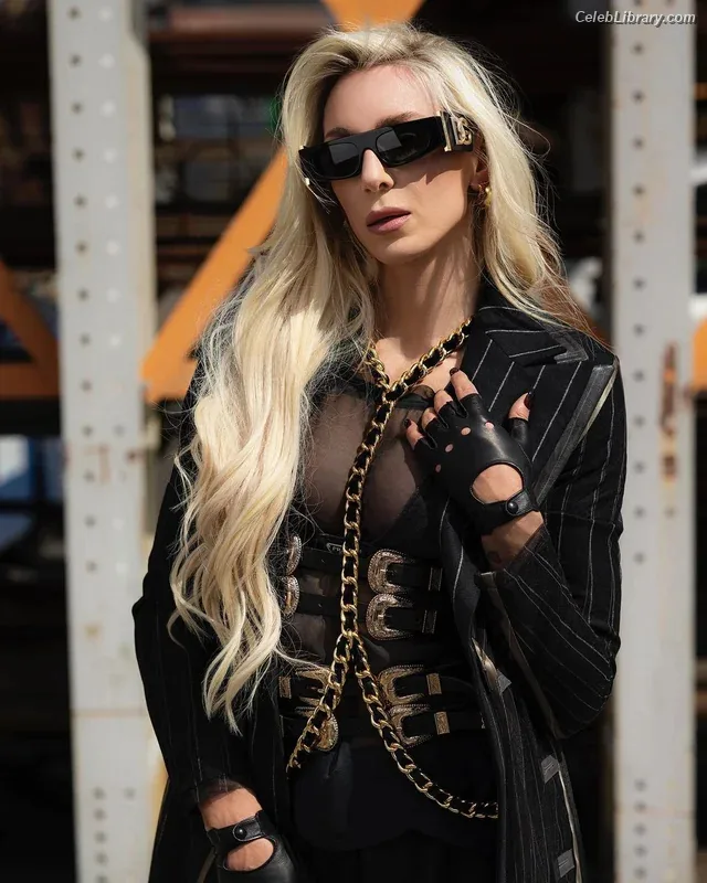 Charlotte Flair photo 4 of 717