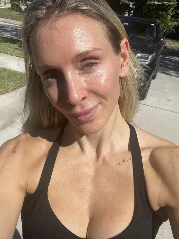 Charlotte Flair photo 16 of 717