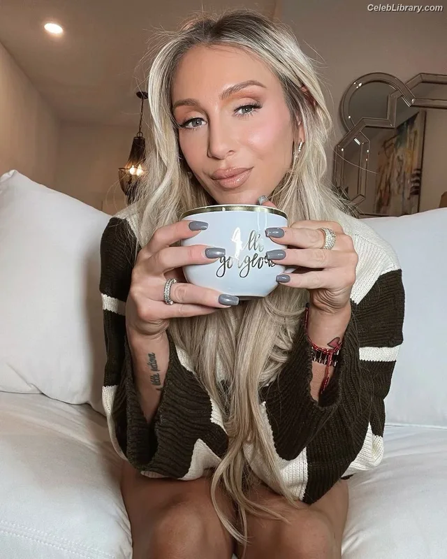 Charlotte Flair photo 17 of 717