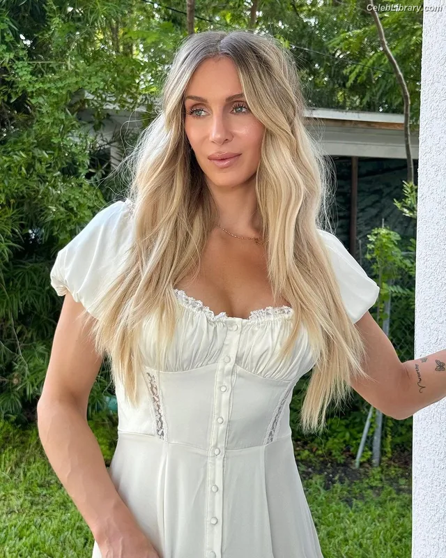 Charlotte Flair photo 13 of 717