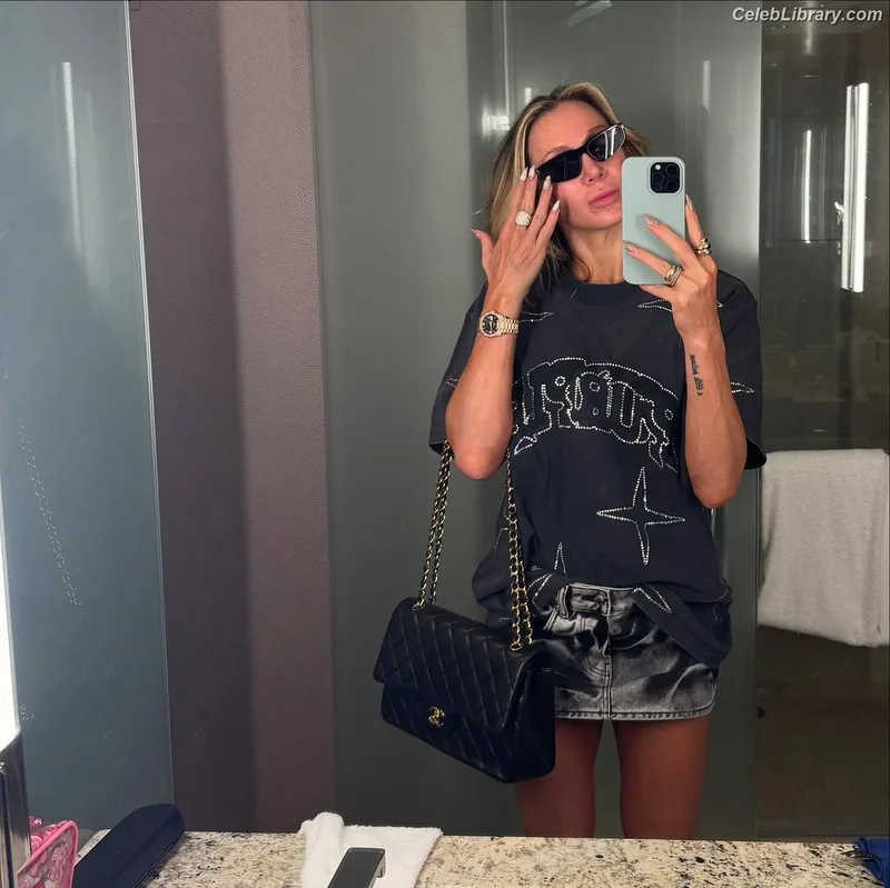 Charlotte Flair photo 10 of 717