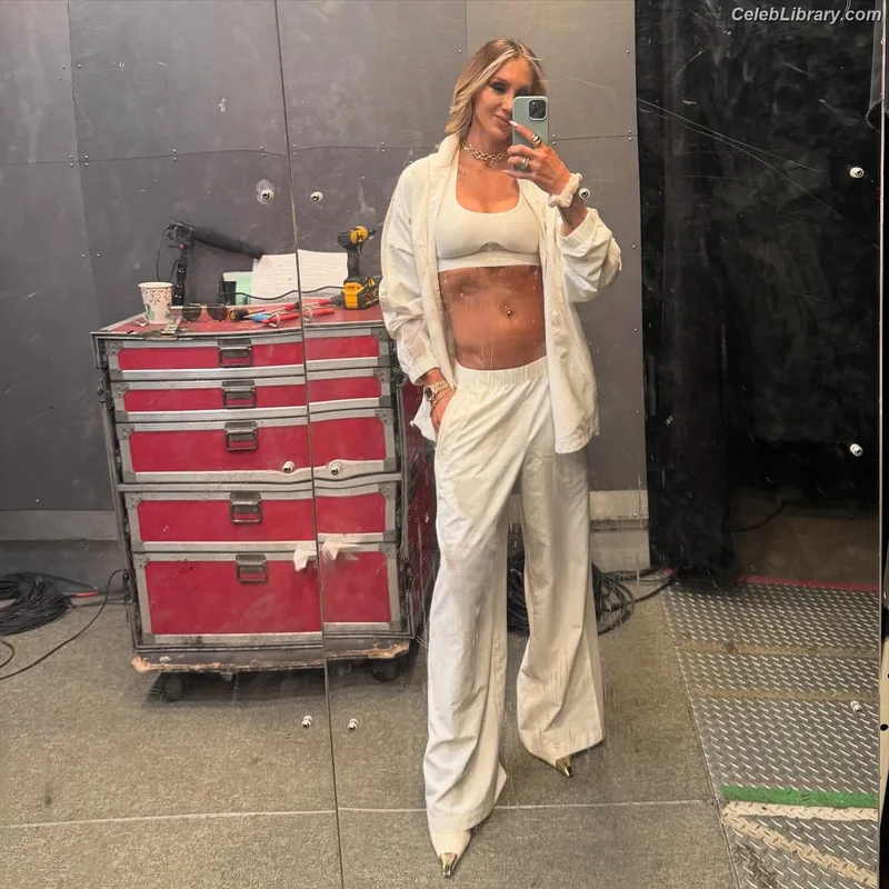 Charlotte Flair photo 11 of 717