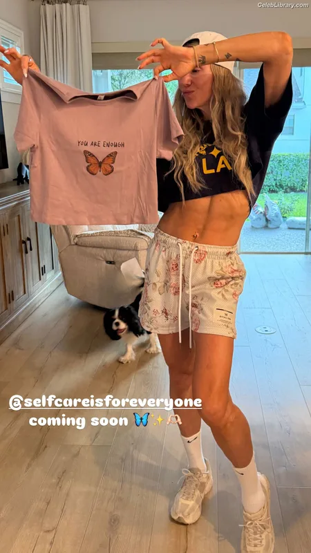 Charlotte Flair photo 20 of 717