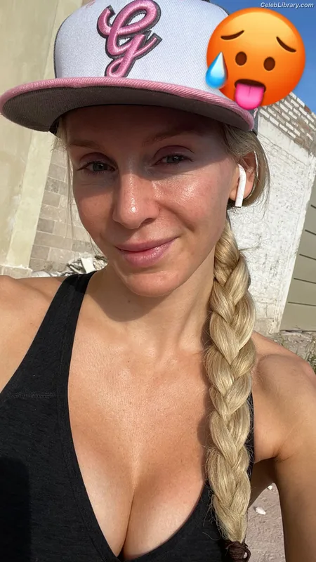 Charlotte Flair photo 21 of 717