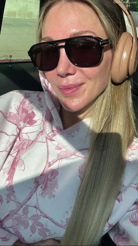 Charlotte Flair photo 1 of 717