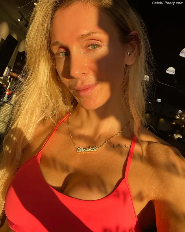 Charlotte Flair photo 4 of 717