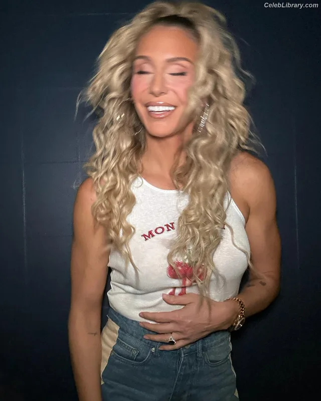 Charlotte Flair photo 18 of 717