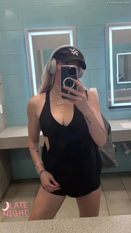 Charlotte Flair photo 20 of 717