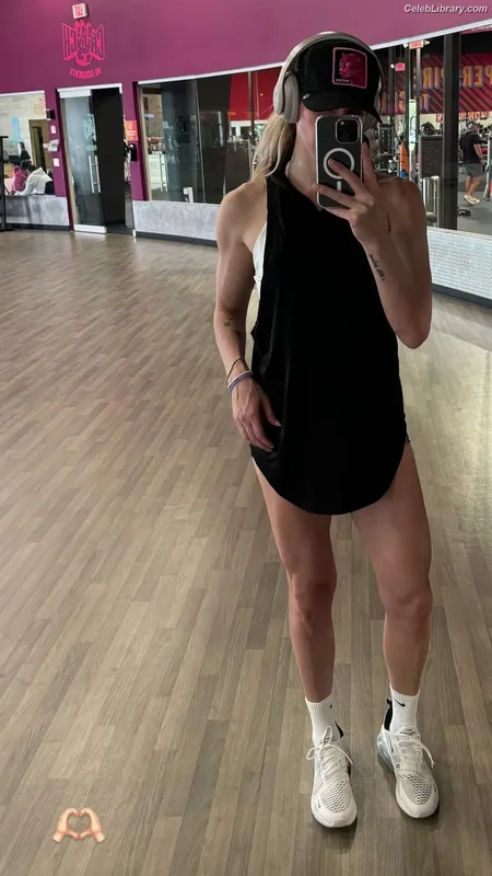 Charlotte Flair photo 21 of 717
