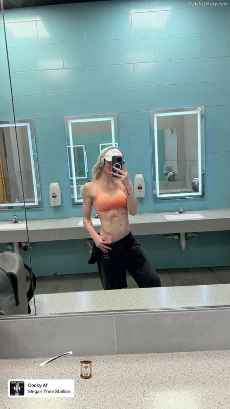 Charlotte Flair photo 10 of 717