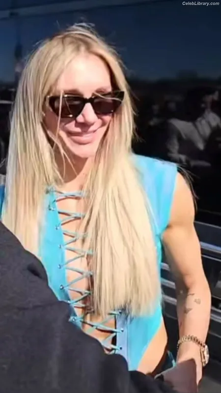 Charlotte Flair photo 4 of 717