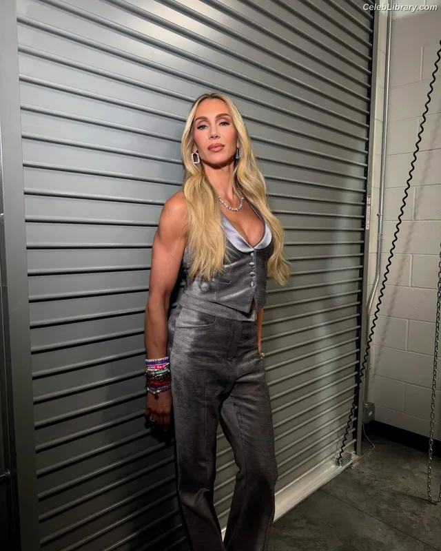 Charlotte Flair photo 11 of 717