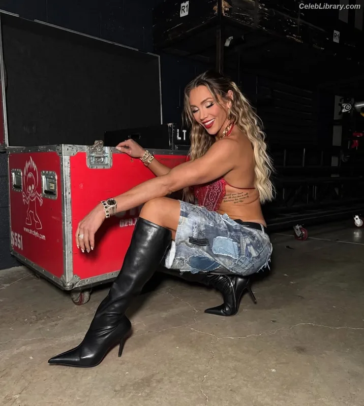Charlotte Flair photo 14 of 717