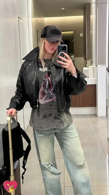 Charlotte Flair photo 17 of 717