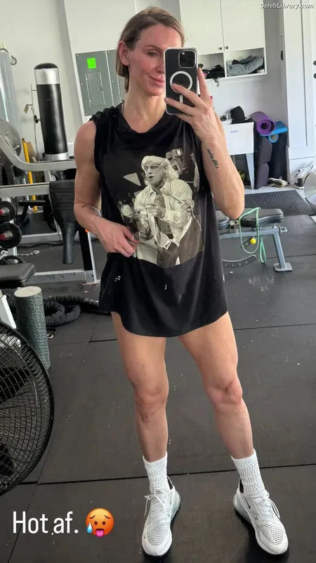 Charlotte Flair photo 2 of 717