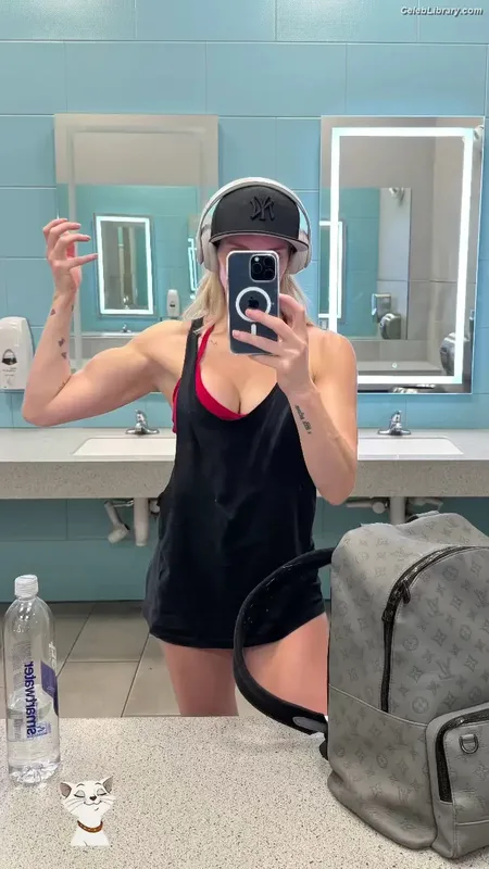 Charlotte Flair photo 3 of 717