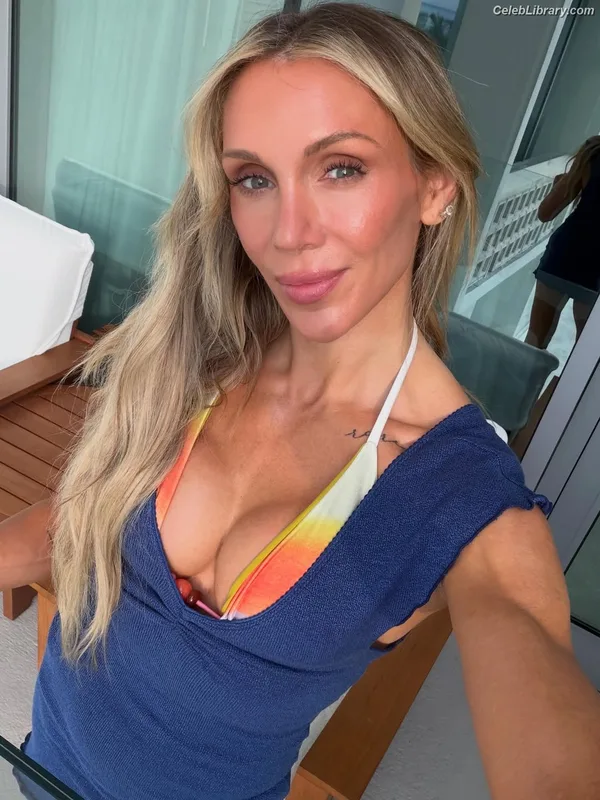 Charlotte Flair photo 8 of 717