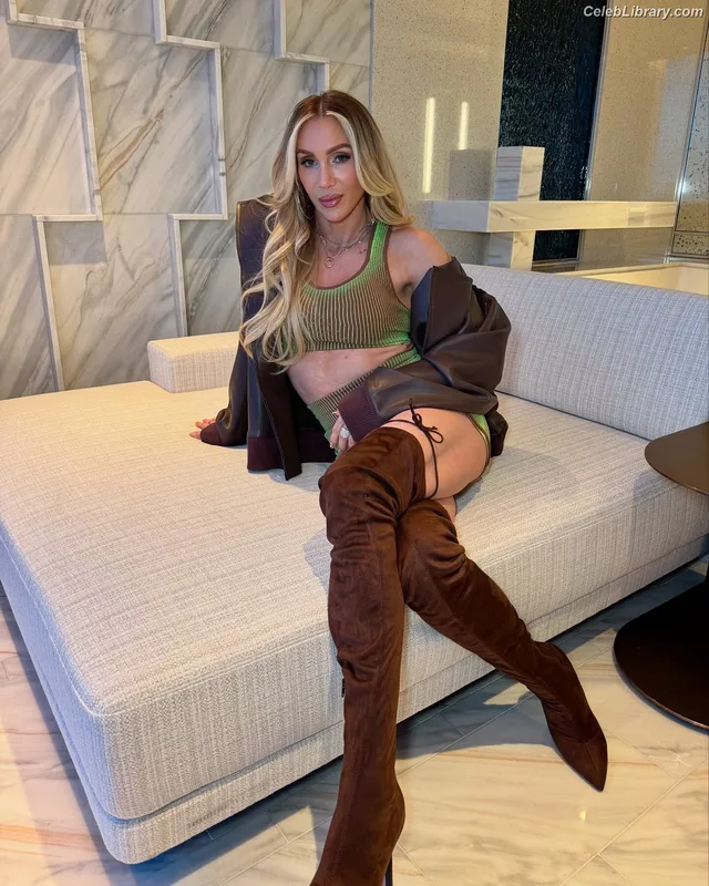 Charlotte Flair photo 11 of 717