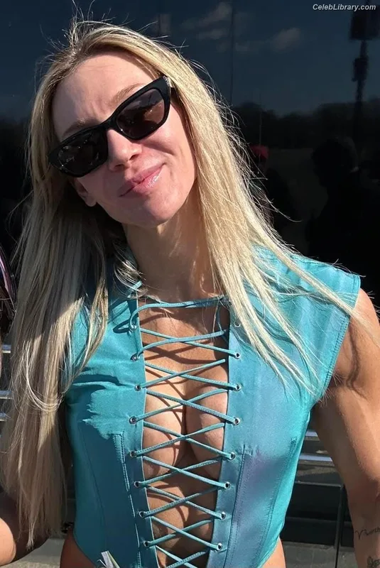Charlotte Flair photo 23 of 717