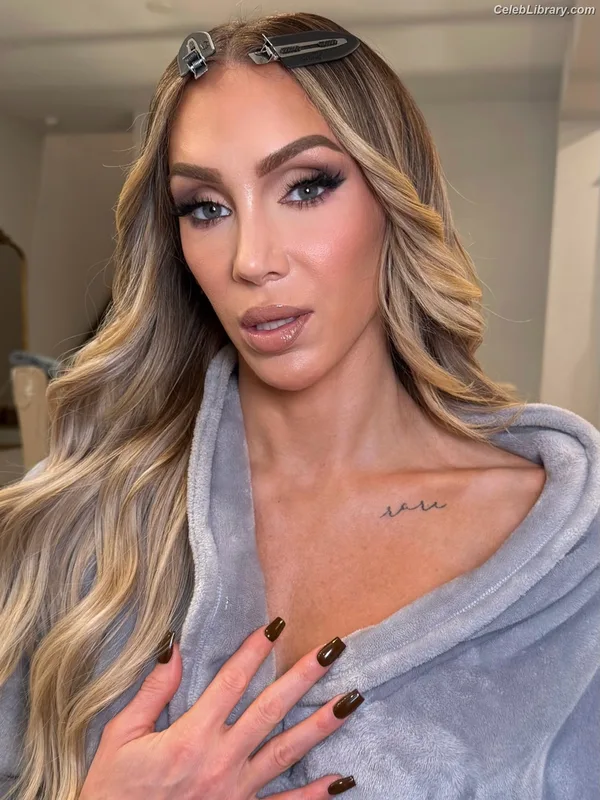 Charlotte Flair photo 7 of 717