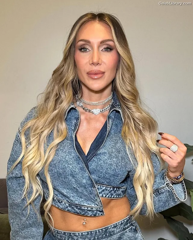Charlotte Flair photo 13 of 717