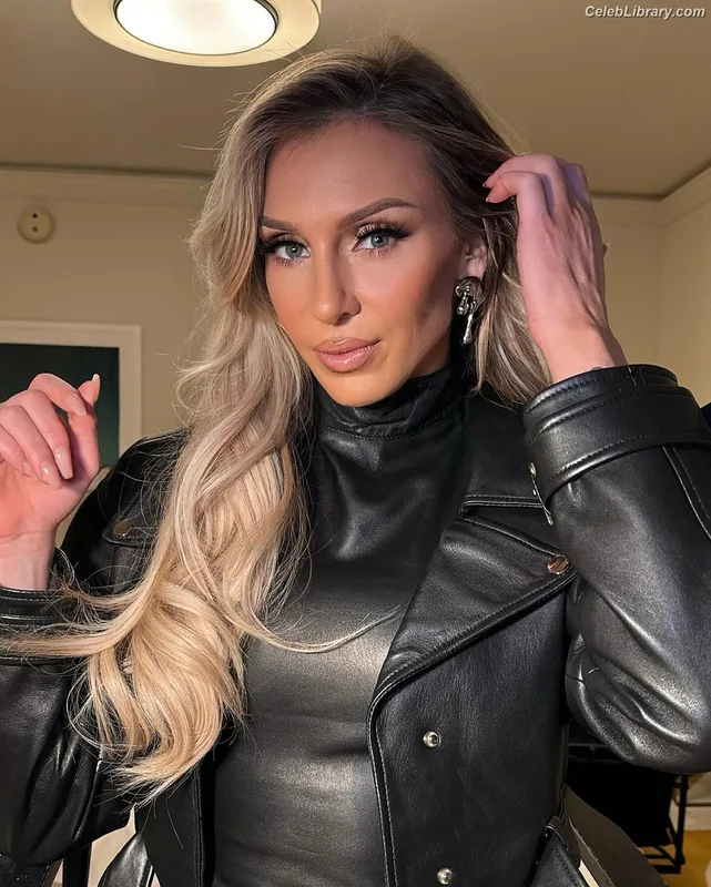 Charlotte Flair photo 8 of 717