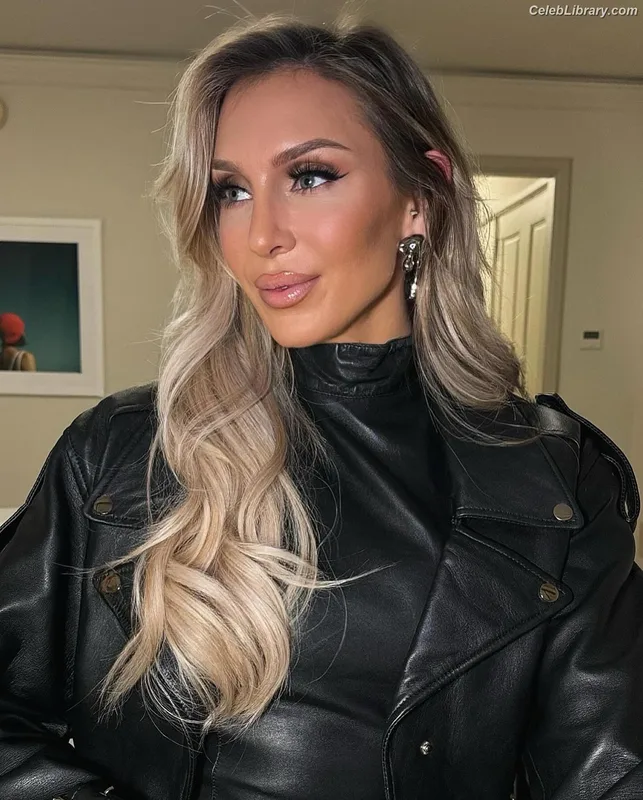 Charlotte Flair photo 9 of 717