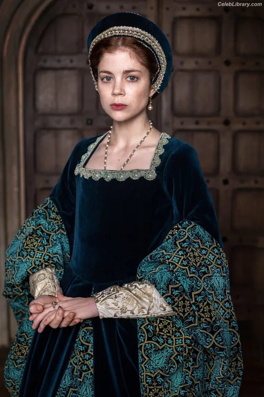 Charlotte Hope photo 4 of 23