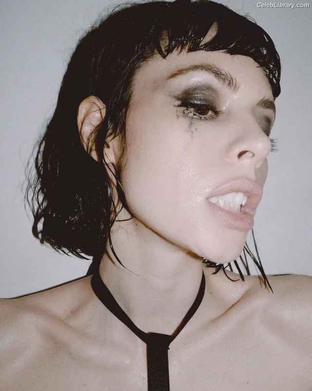 Charlotte Kemp Muhl photo 9 of 96