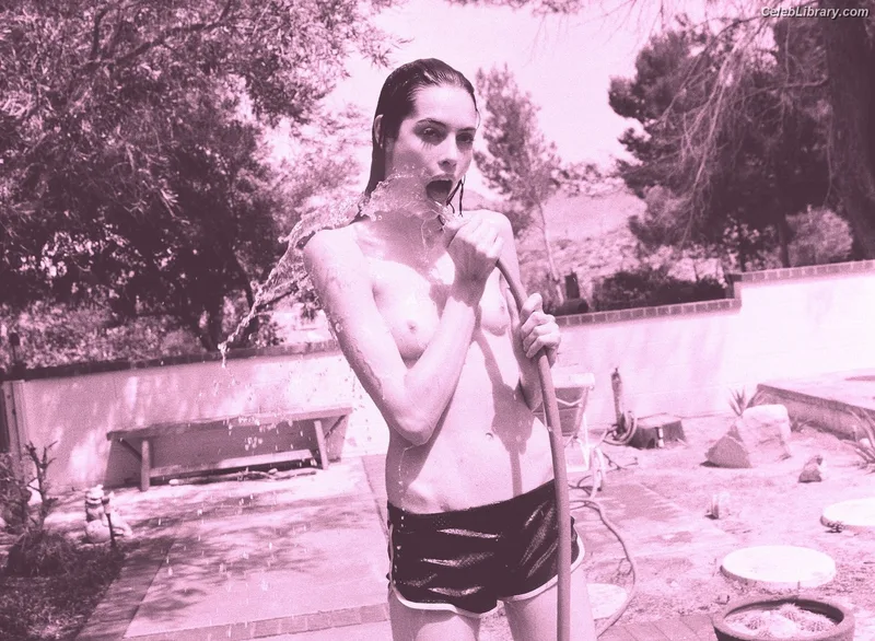 Charlotte Kemp Muhl photo 8 of 96