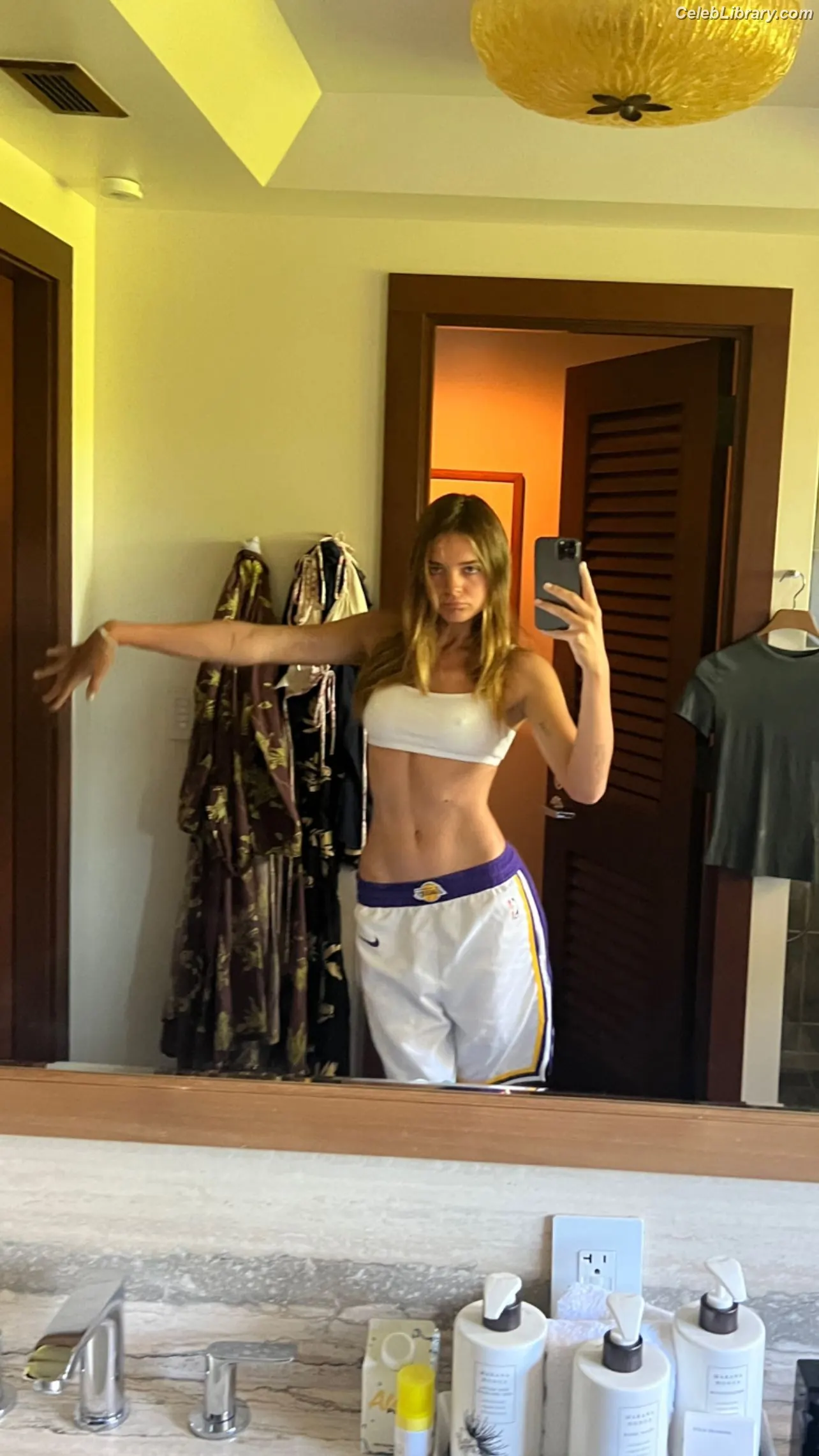 Charlotte Lawrence photo 23 of 714