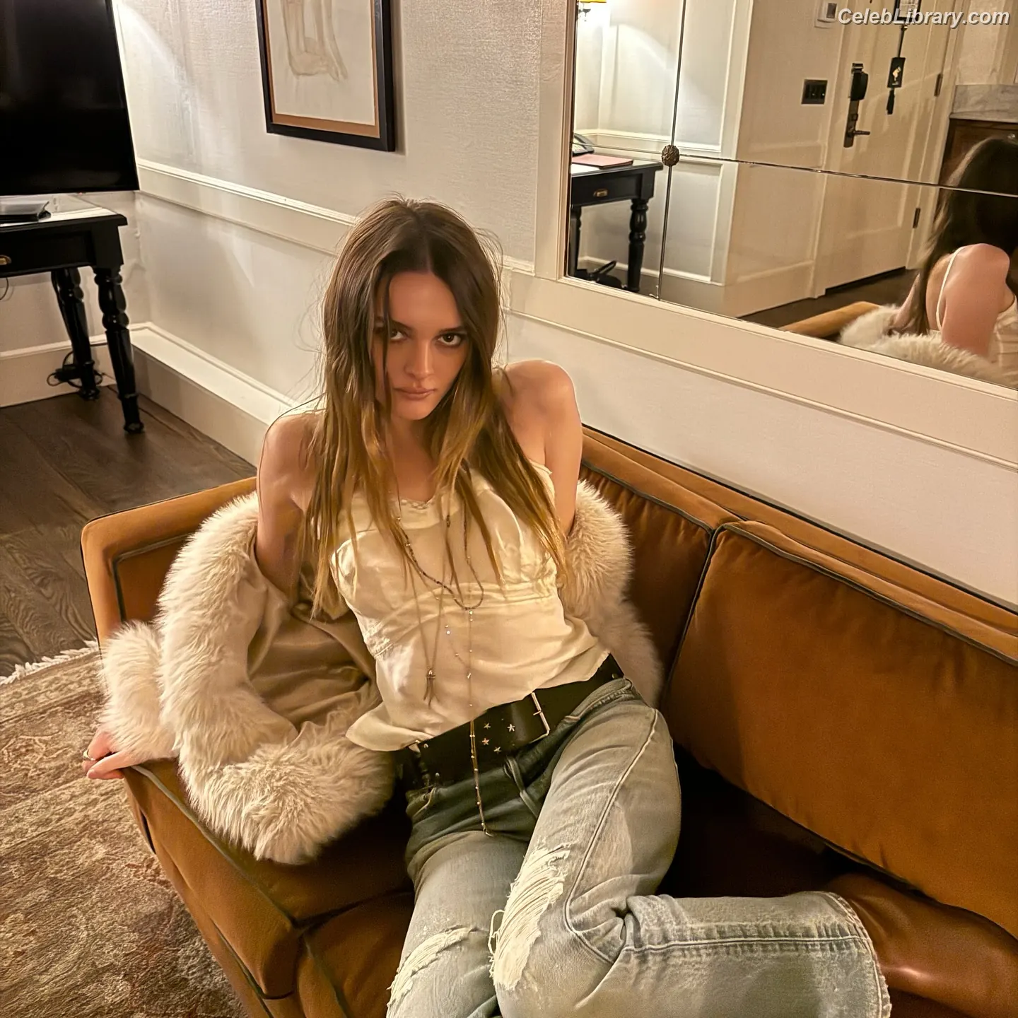 Charlotte Lawrence photo 14 of 714