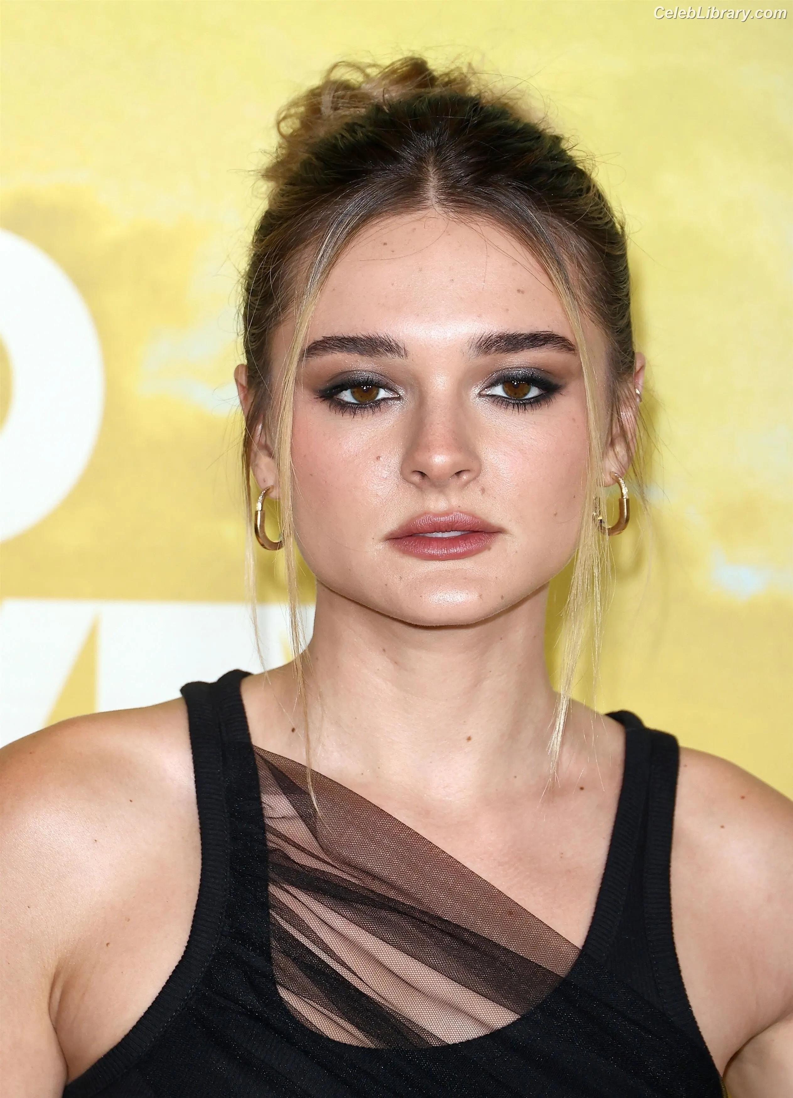 Charlotte Lawrence photo 12 of 714