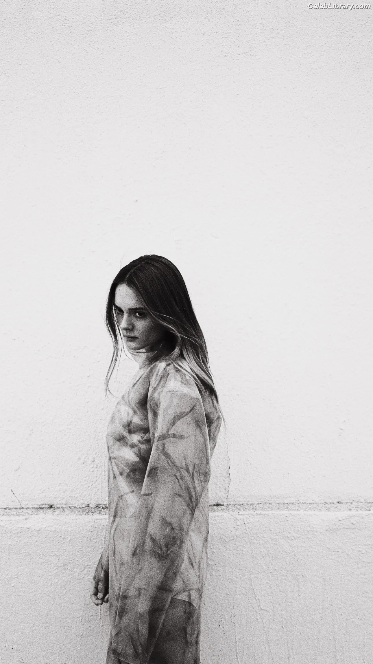Charlotte Lawrence photo 23 of 714