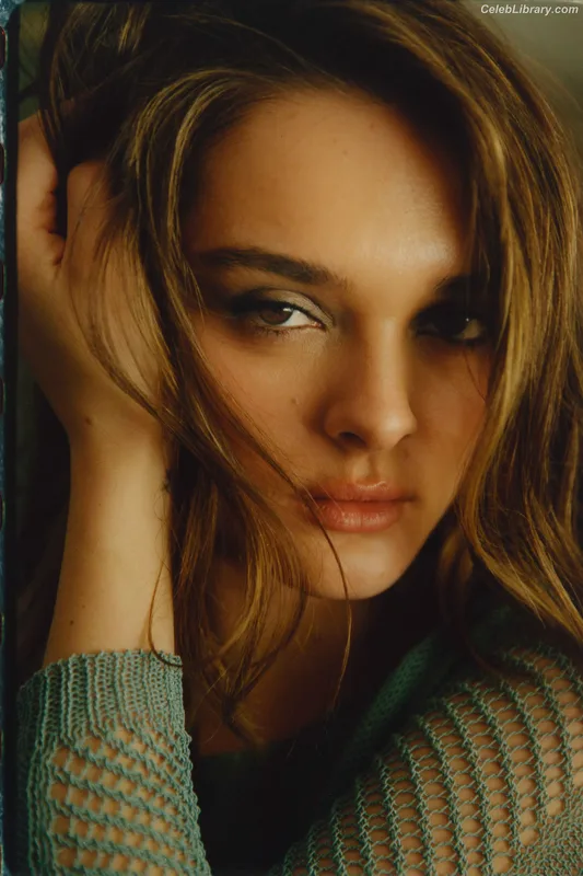 Charlotte Lawrence photo 22 of 714