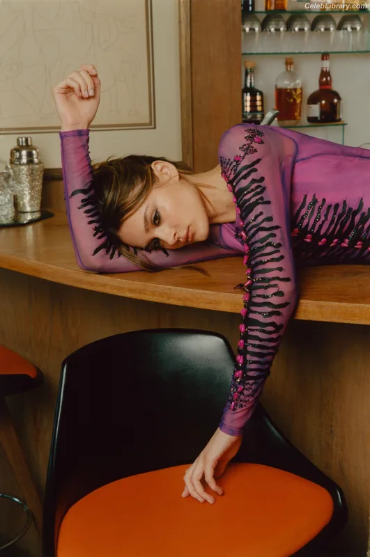 Charlotte Lawrence photo 3 of 714