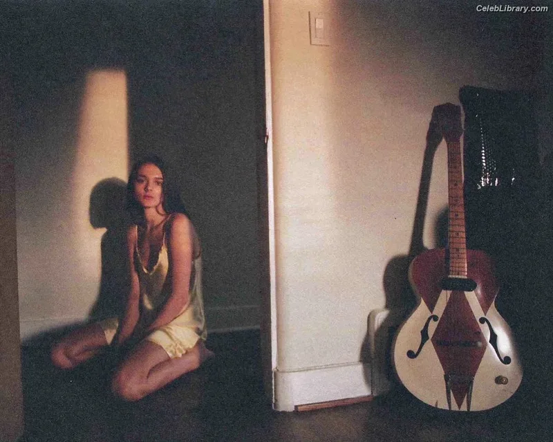 Charlotte Lawrence photo 14 of 714