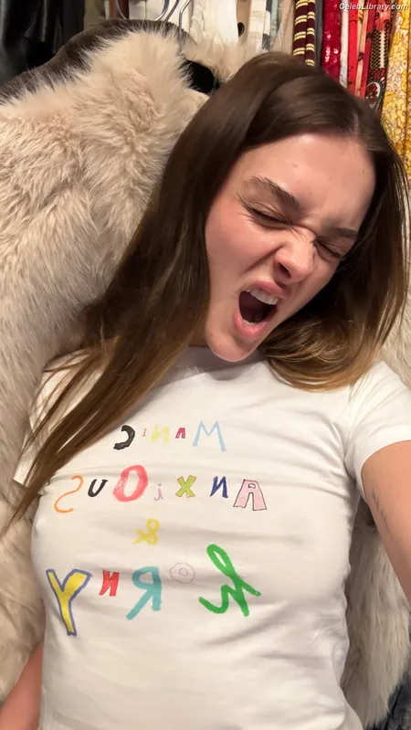 Charlotte Lawrence photo 12 of 714