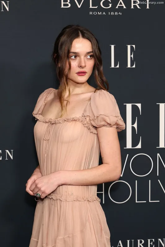 Charlotte Lawrence photo 2 of 714