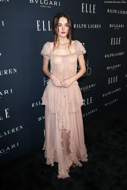Charlotte Lawrence photo 8 of 714