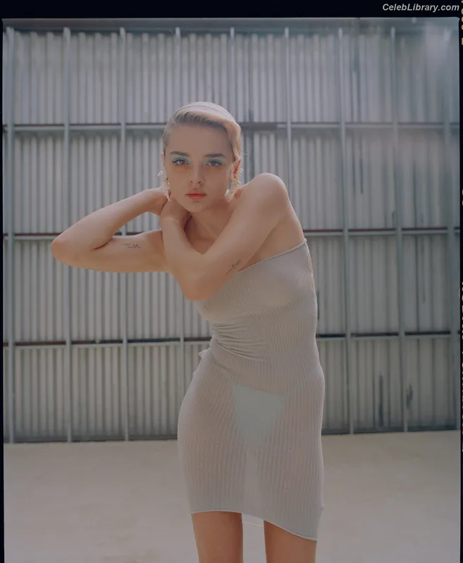 Charlotte Lawrence photo 18 of 714