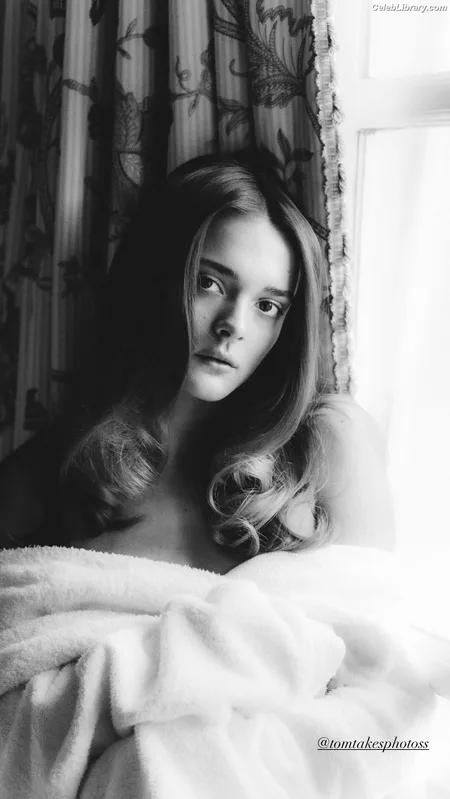 Charlotte Lawrence photo 12 of 714