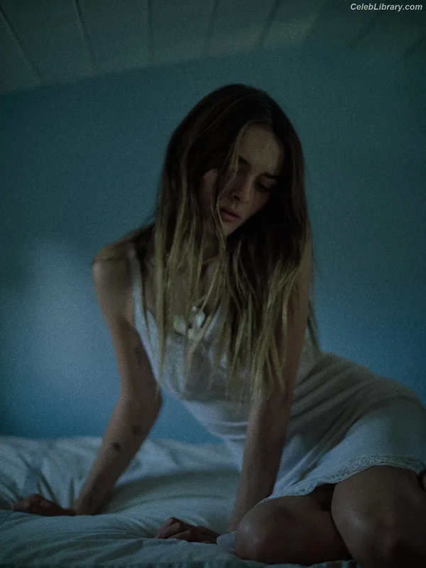 Charlotte Lawrence photo 10 of 714